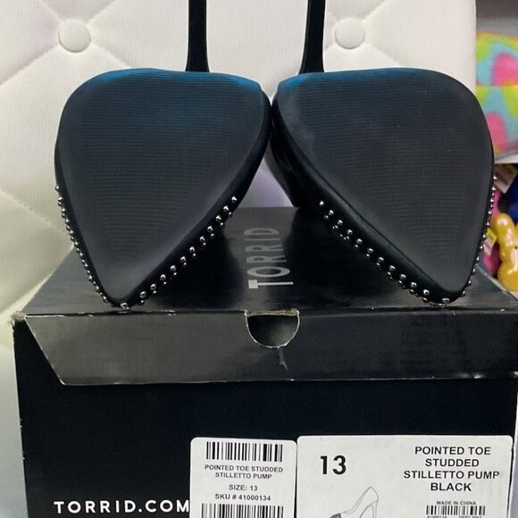 Torrid Women's Pointed Toe Studied Stiletto Pumps Black - Picture 4 of 4